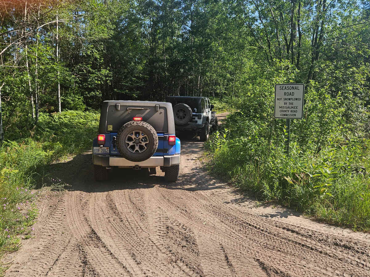 Dyer Lake Drive trail photo