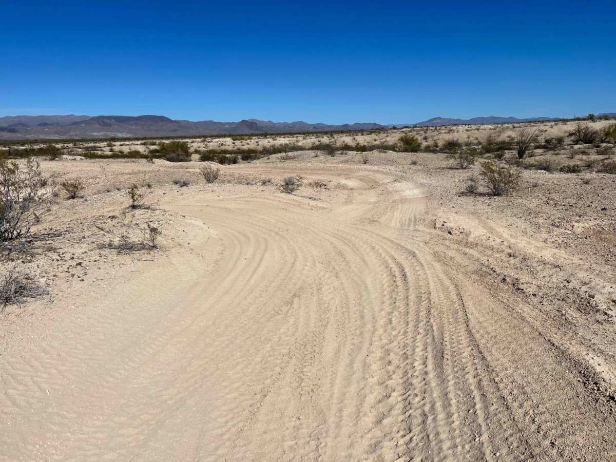 A Loop Into the Desert photo 6
