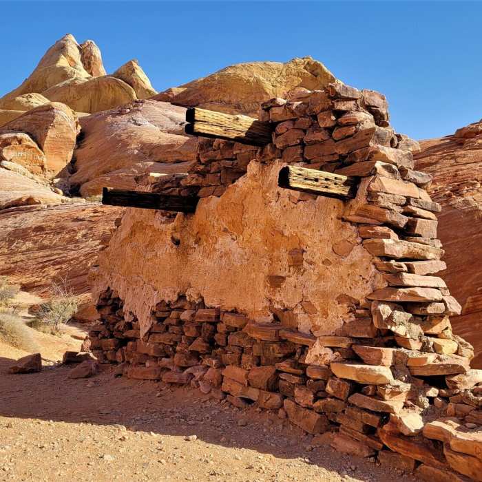 View from the trail Near White Domes Loop