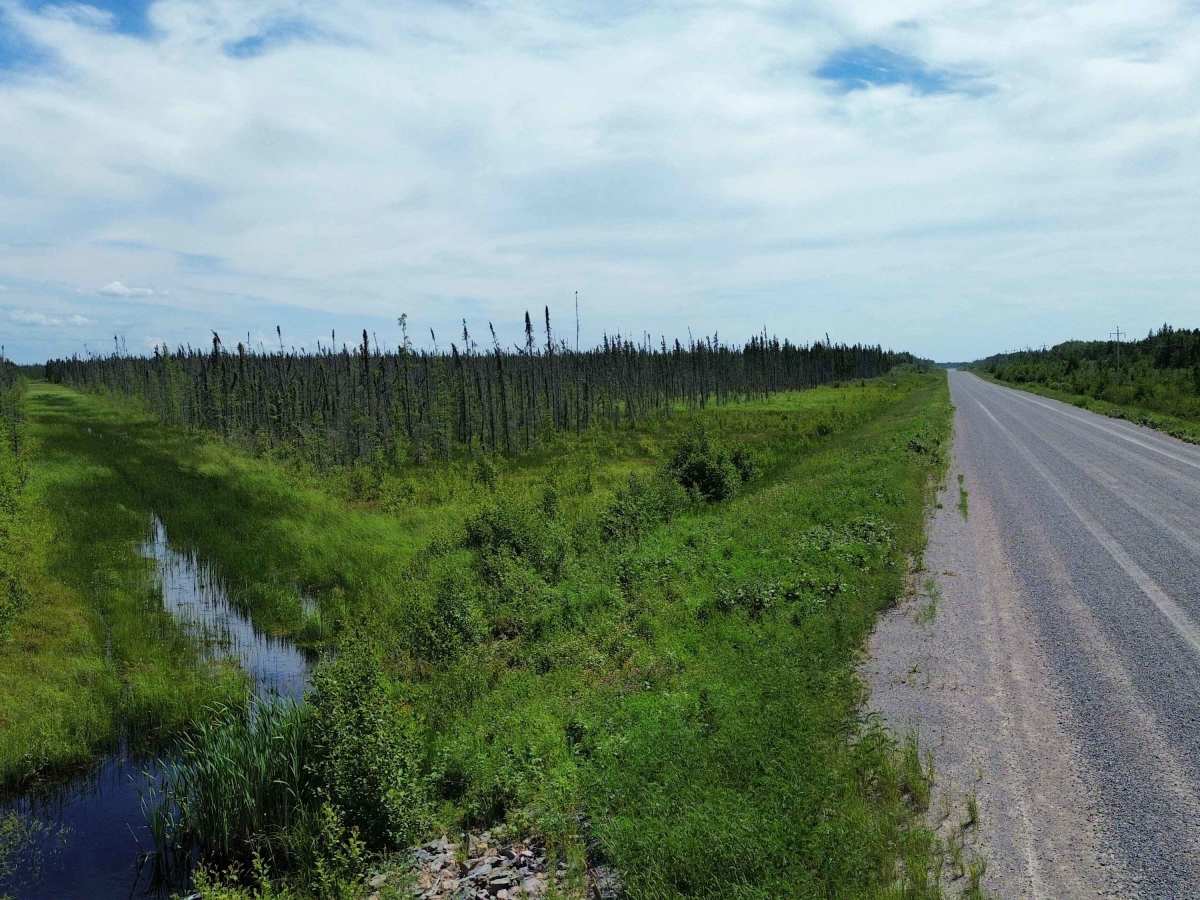 Berens River Road photo 4