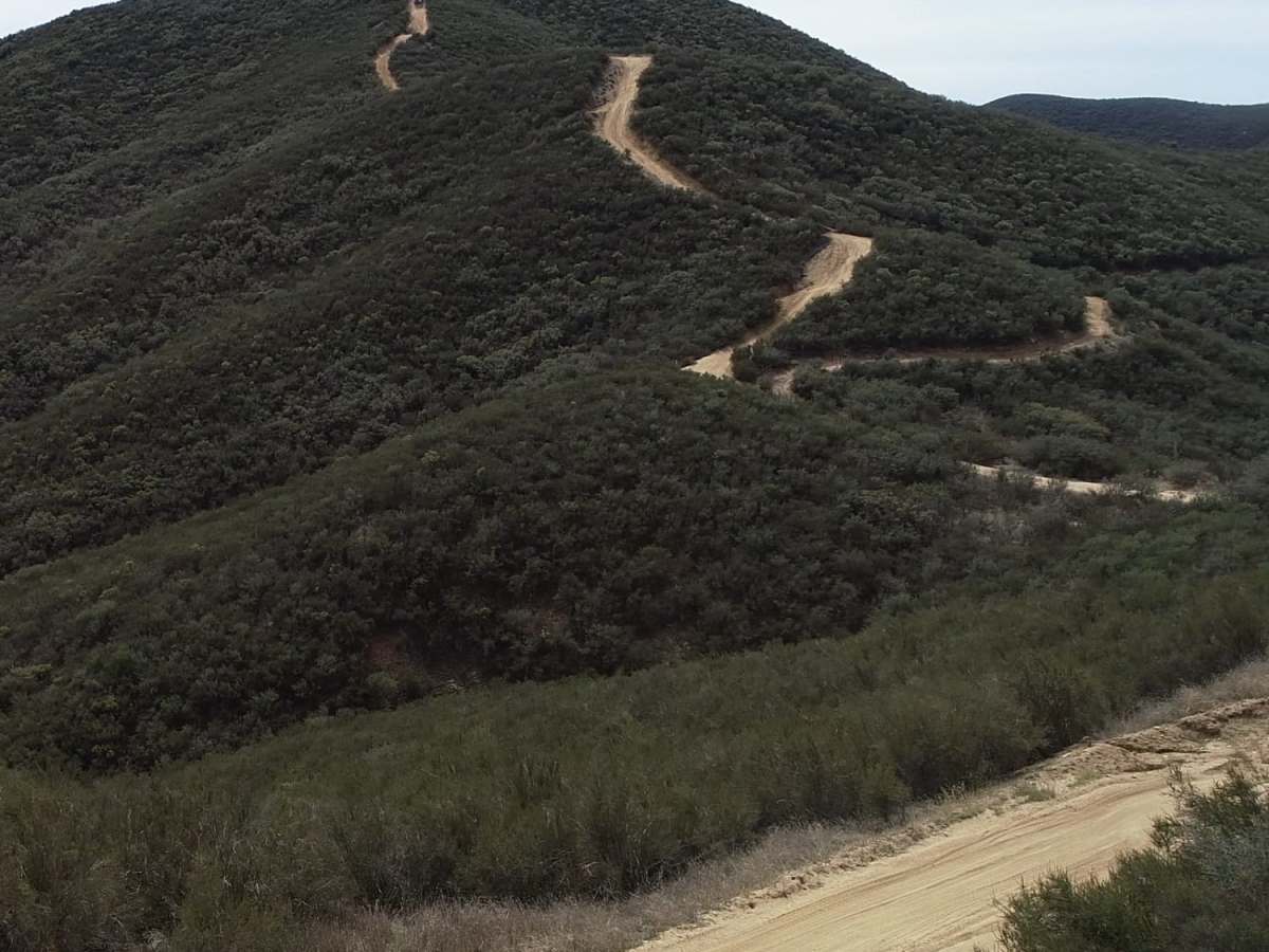 16E08 Las Chiches trail photo