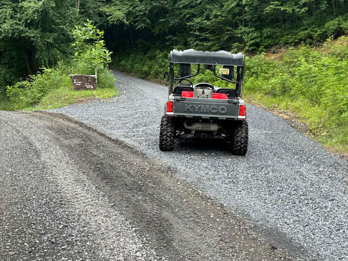 Middle Trailhead Road trail photo