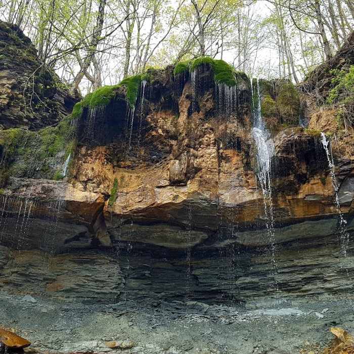 Secret Waterfall located on the Stew Hilts Side Trail. 830 mt side trail that creates a 1.9Km loop with the main Bruce Trail. Near Beaver Valley Bruce Trail - South Section