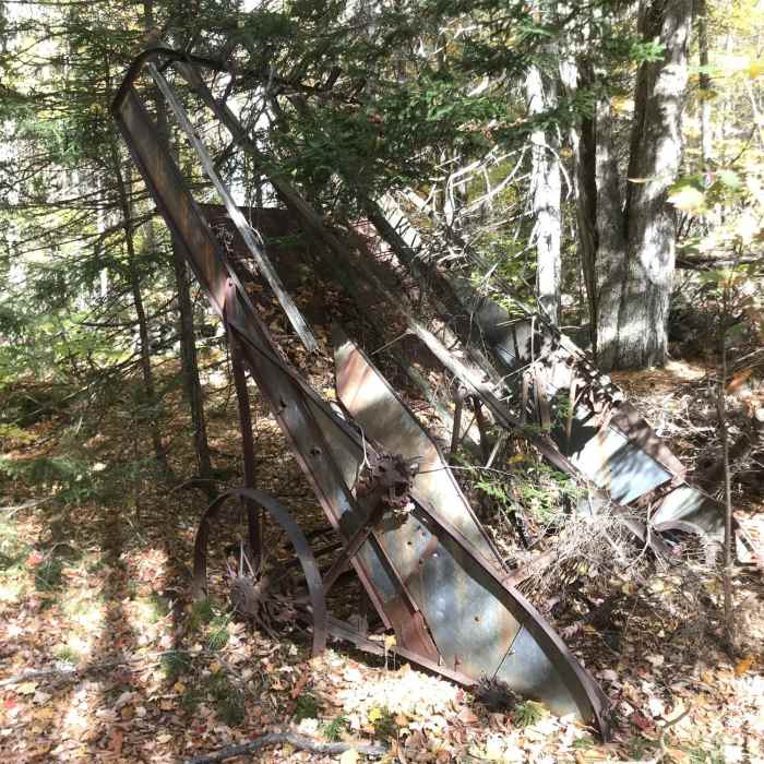 Near Leavitt Hill Road