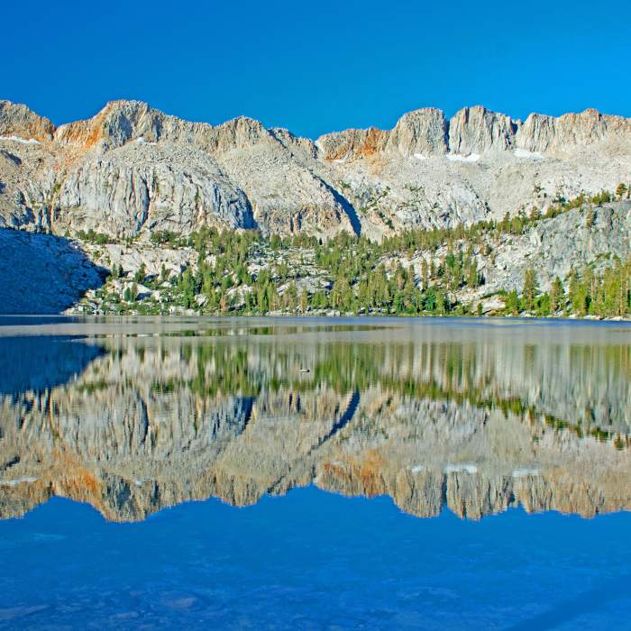 Peter Pande Lake and Silver Divide. Anne Lake is over the low ridge at the back of Peter Pande. Near Peter Pande Lake #27E14
