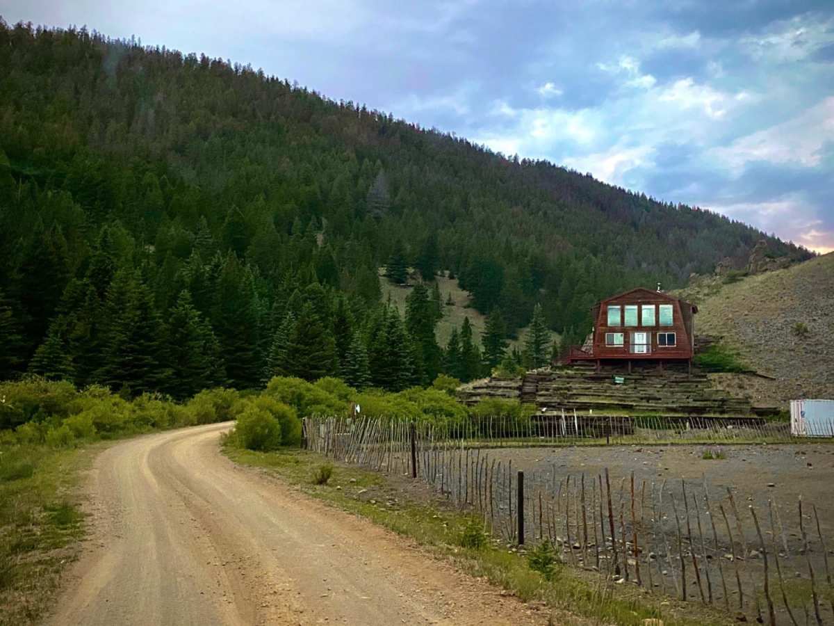 Miners Creek Road trail photo