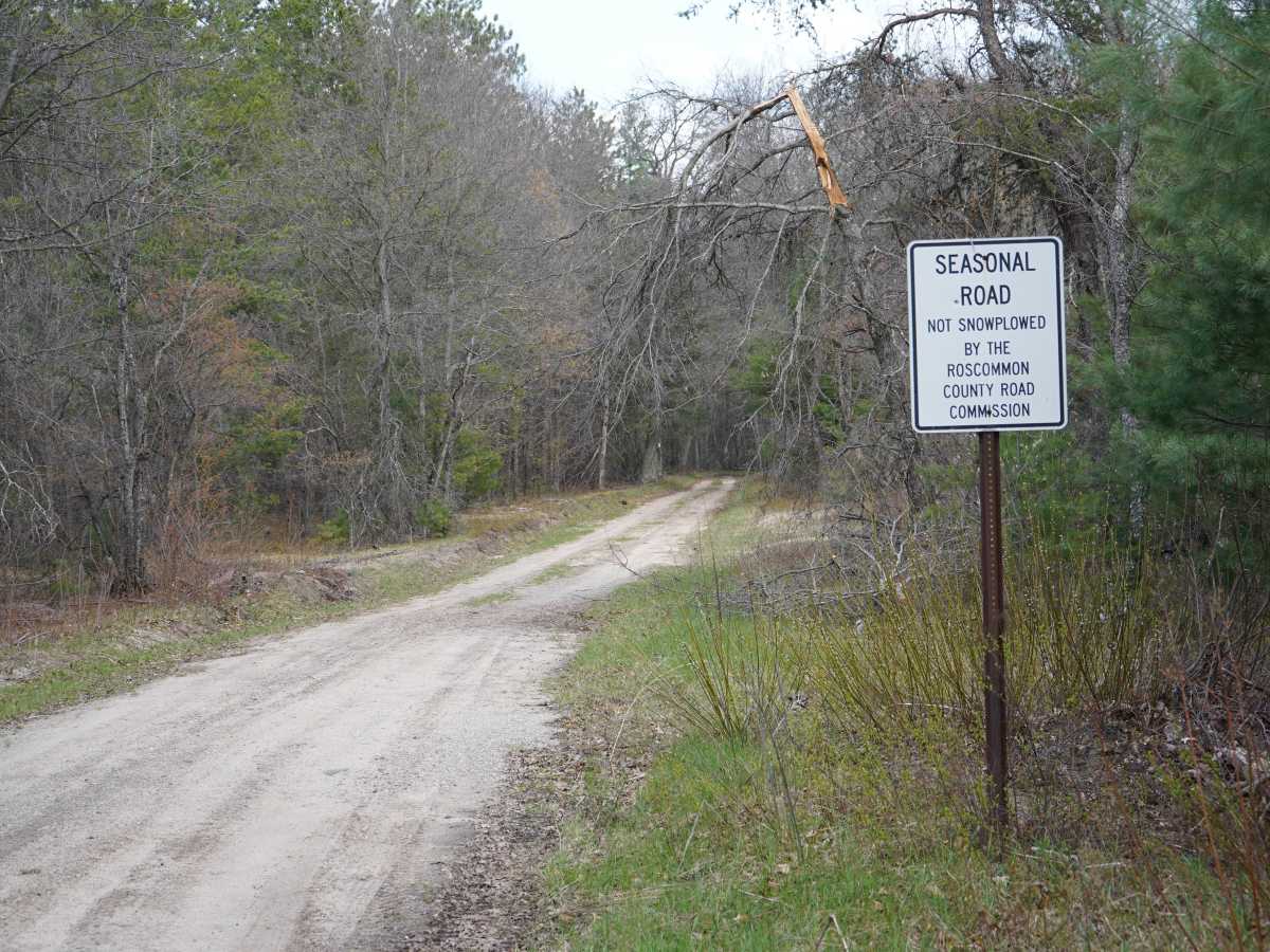 Maybee-Robinson Lake Road photo 2