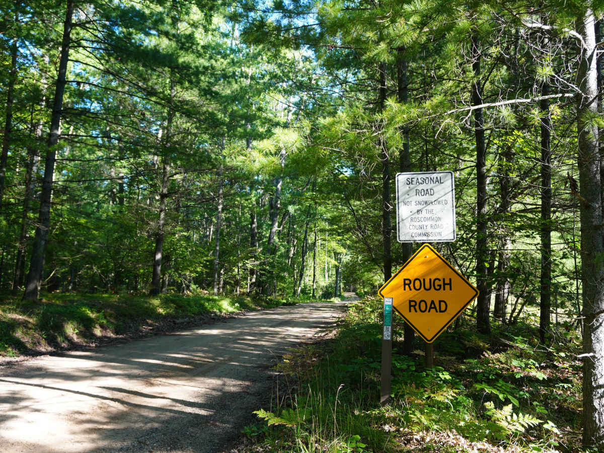 Dunham Lake Road trail photo