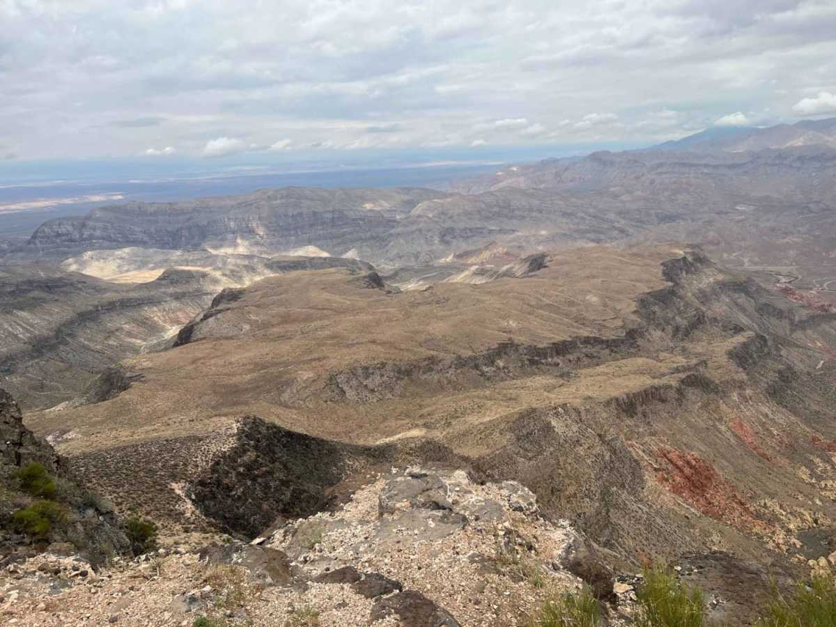 Cedar Pockets Overlook trail photo