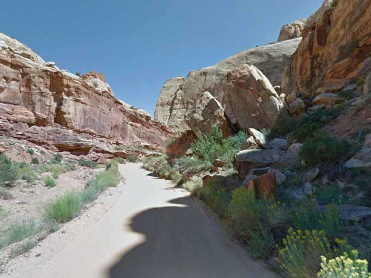 Capitol Gorge Road photo 2