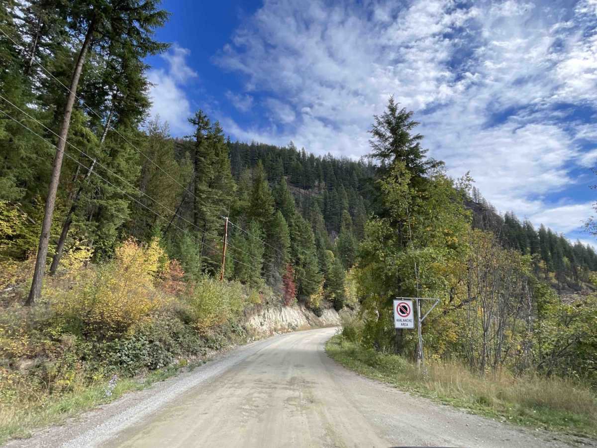 Creighton Valley Rd trail photo