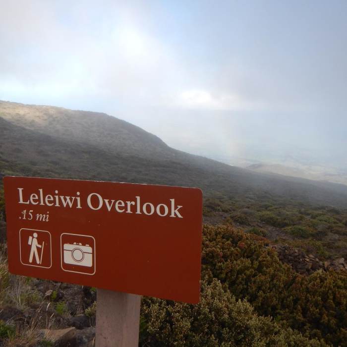 Near Leleiwi Overlook