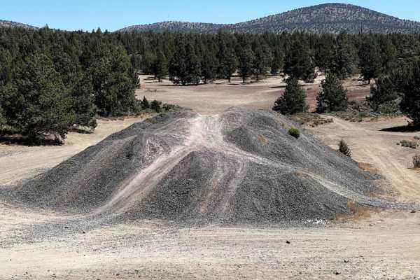 Cline Buttes Flow Trail
