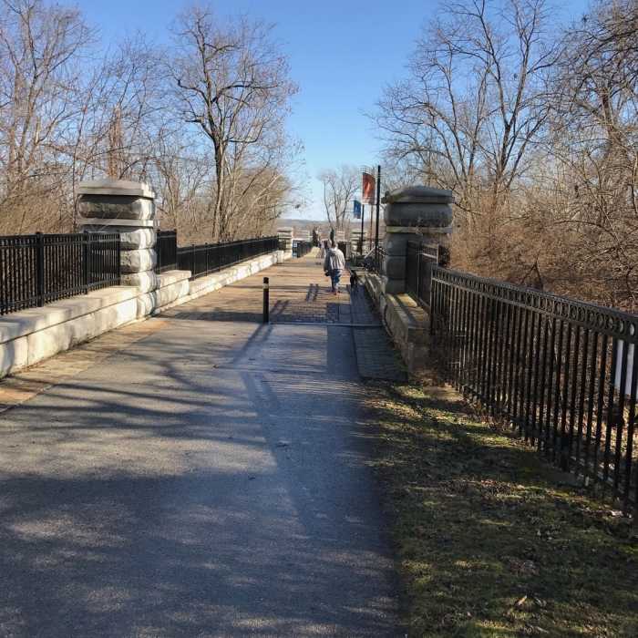 Near Mississippi River Greenway: Jefferson Barracks Section