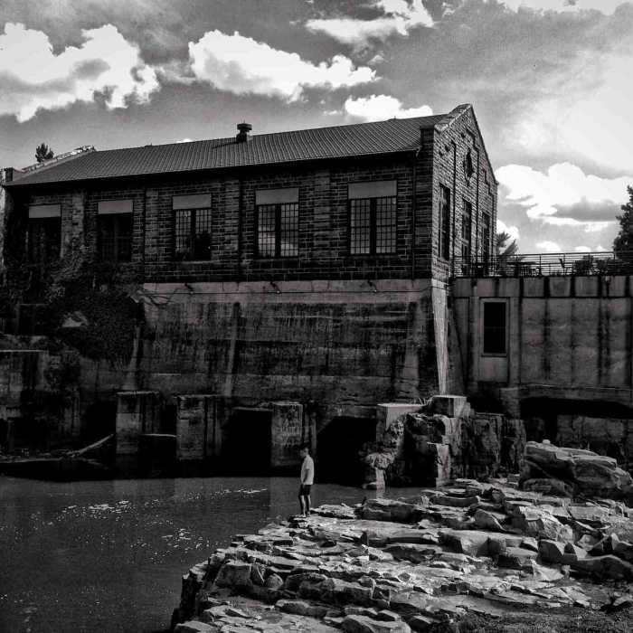 Near Falls Park Grand Tour