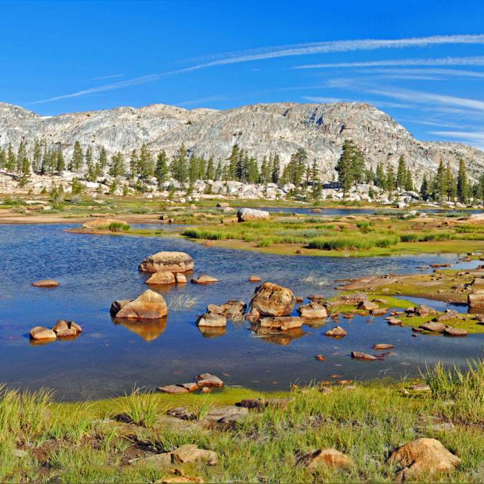 Blackbird Lake is beautiful, but shallow. Near Huckleberry Trail