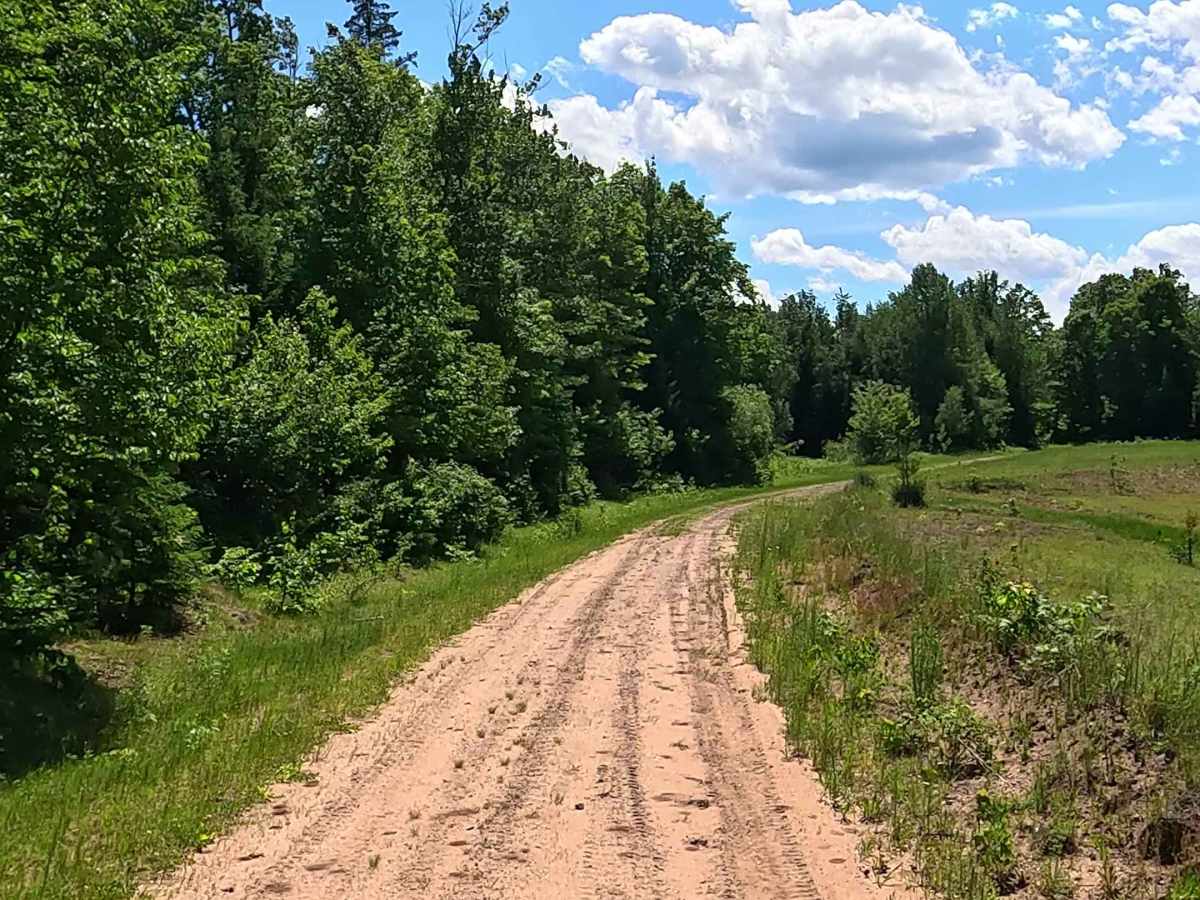 Dakota Farm Road photo 6