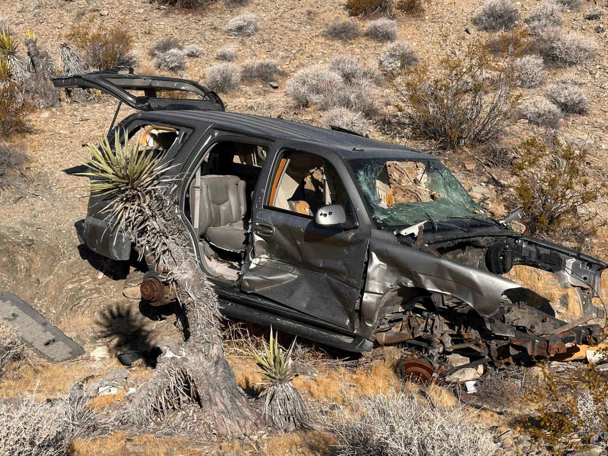 Dead Car Caravan photo 3