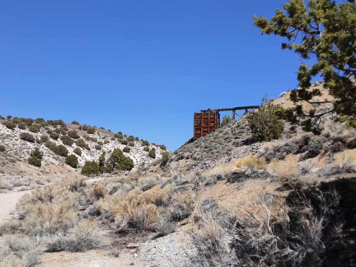 The Road to the Simon Lead Mine photo 2