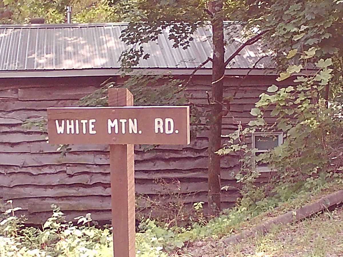 White Mountain Road trail photo