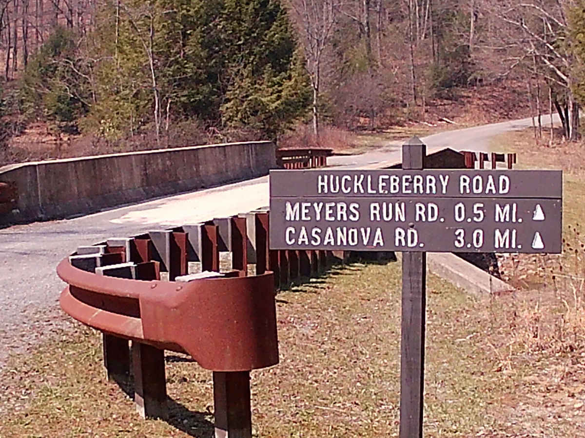 Huckleberry Road photo 2