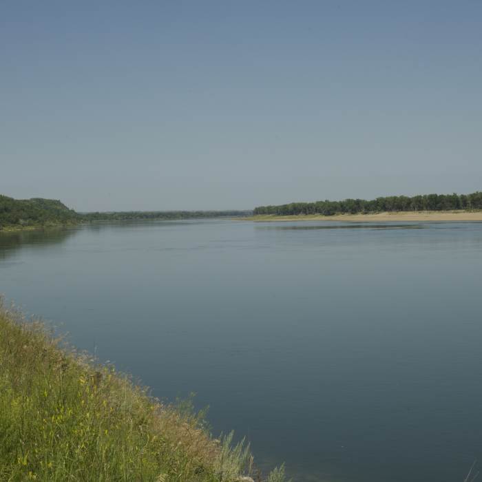 The trail ends with a nice view of the Missouri River. Imagine Lewis and Clark navigating this river when they were traveling through the West. Near Missouri Overlook Loop