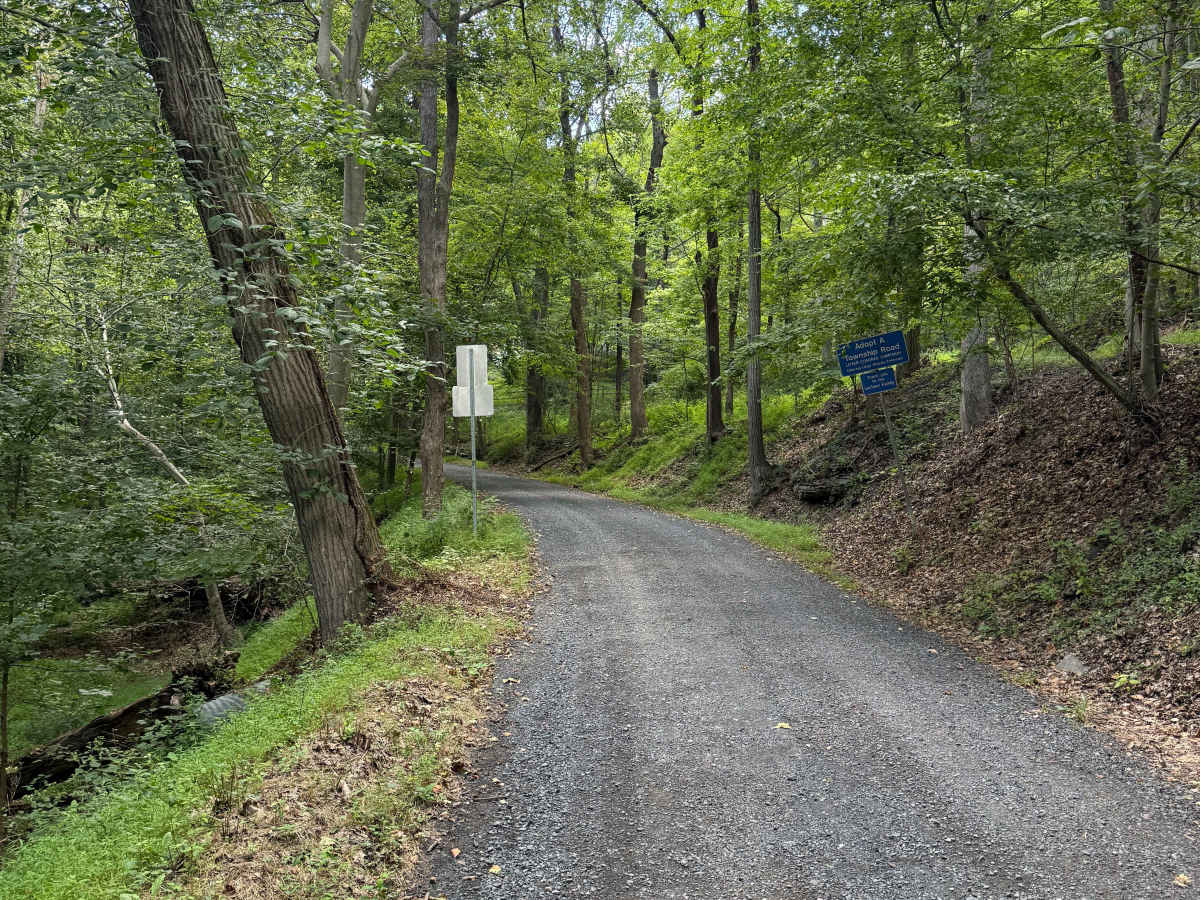 Smithtown Road photo 2