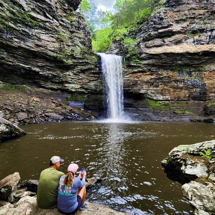 Near Cedar Falls Overlook to Rockhouse Cave