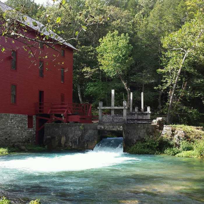 Near Alley Spring Mill Loop