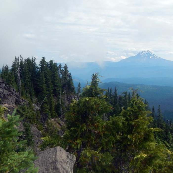 Near Middle Pyramid Hike