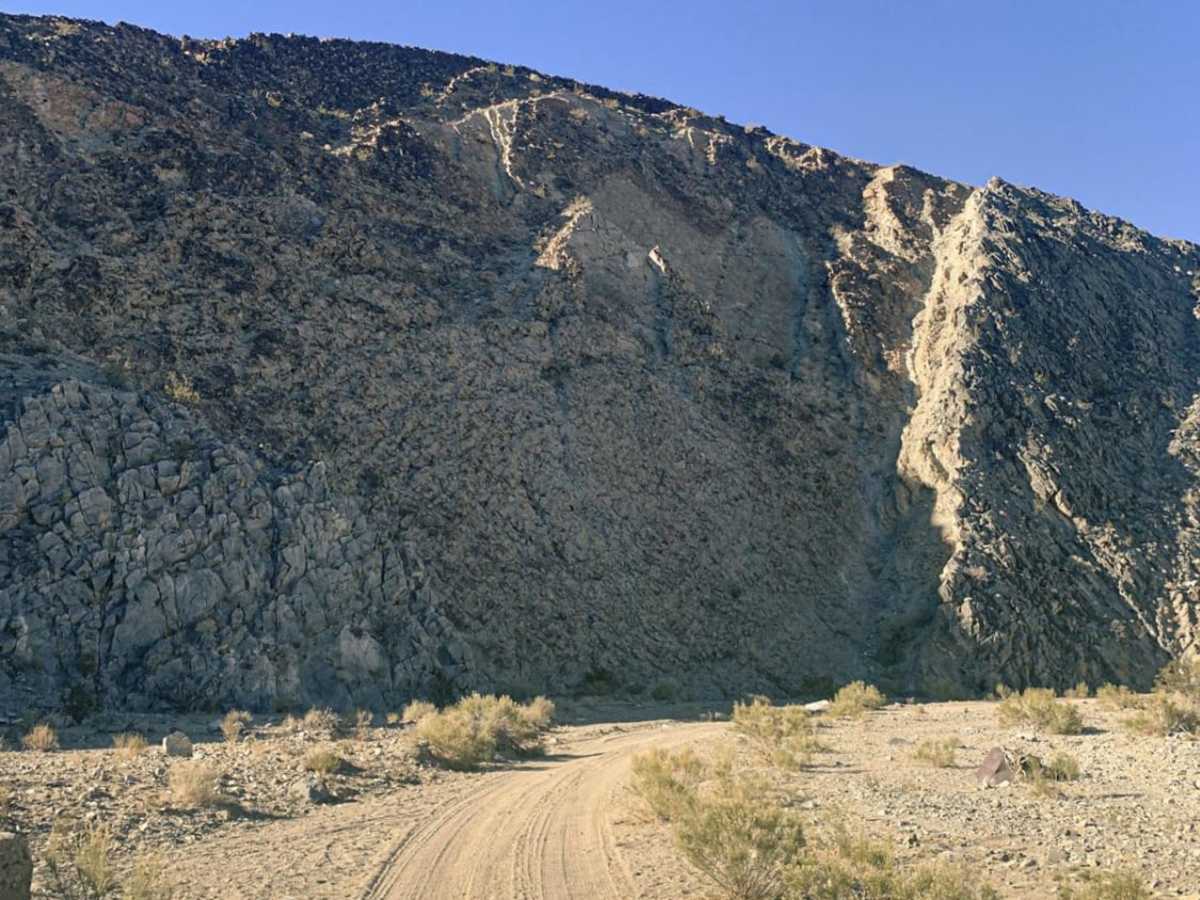 Darwin Canyon trail photo