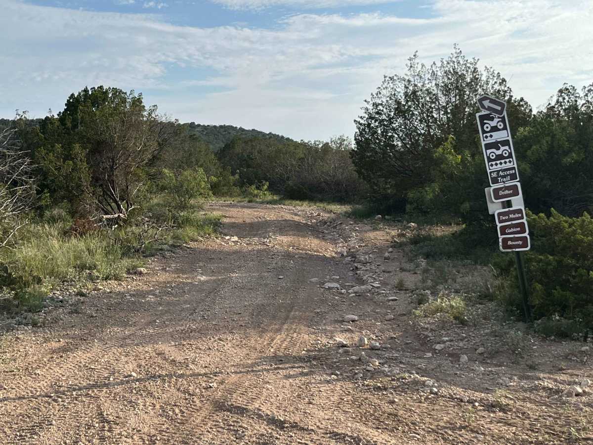 Southeast Access - V22 trail photo
