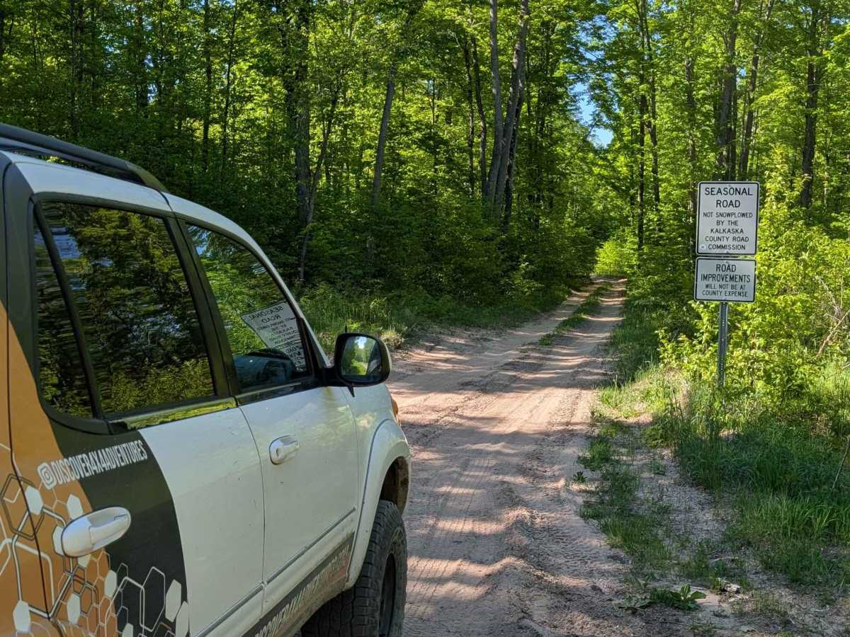 Mercum Road trail photo