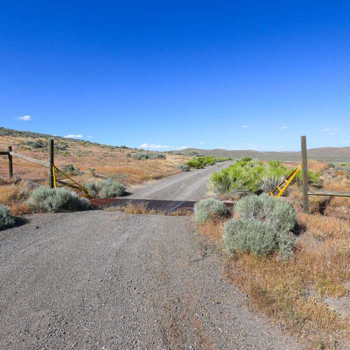 Near Golconda Summit Directional Arrow