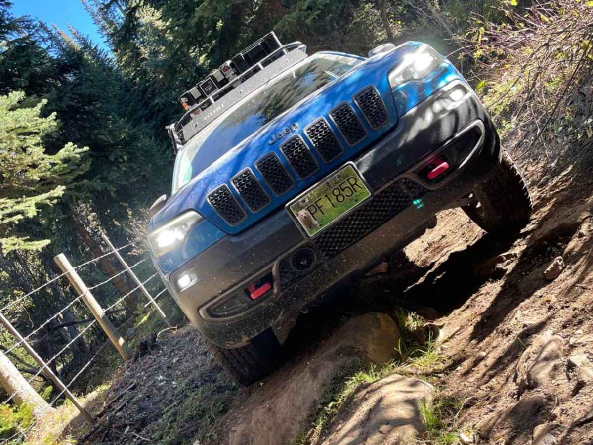 Tight Shortcut trail photo