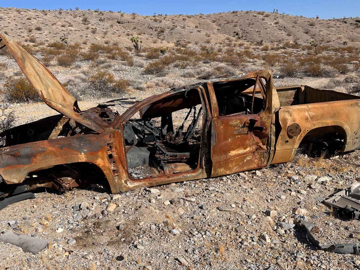 Dead Car Caravan trail photo