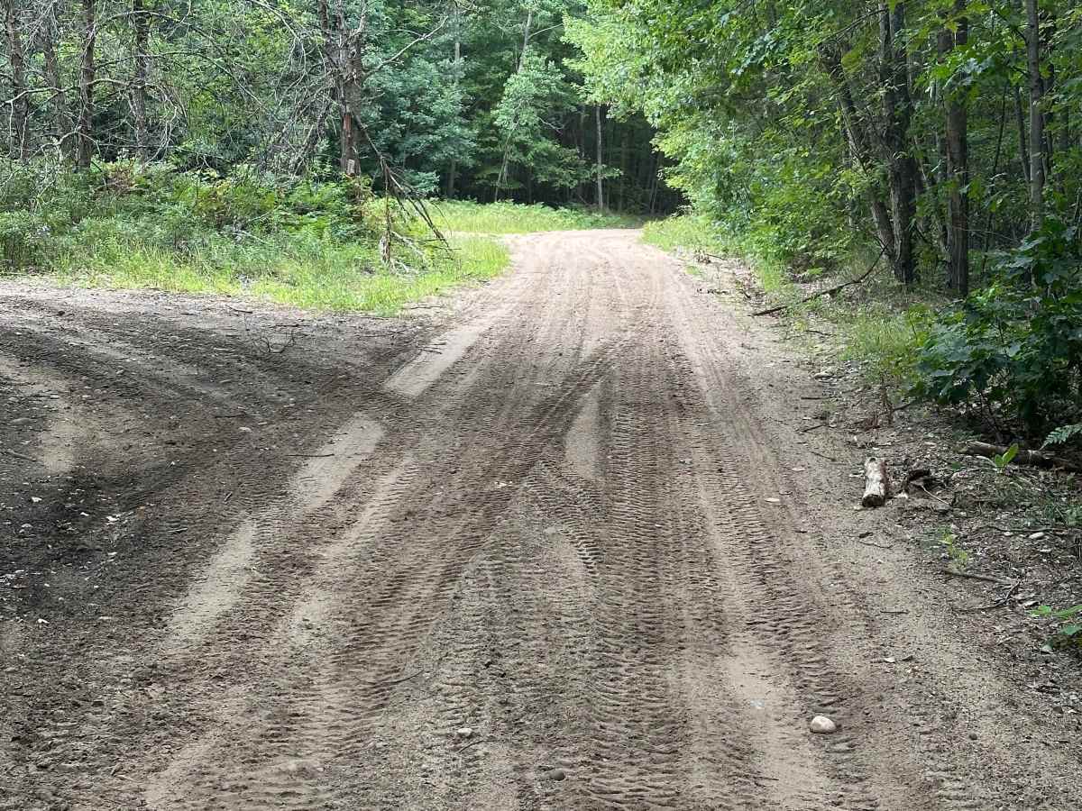 East Cavanaugh Road trail photo