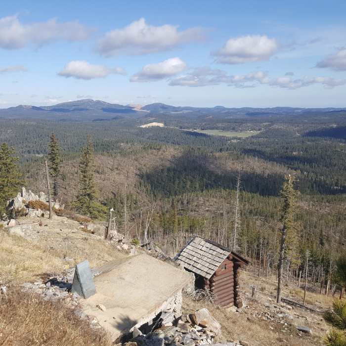 View from the fire lookout on Custer Peak. Near Custer Peak