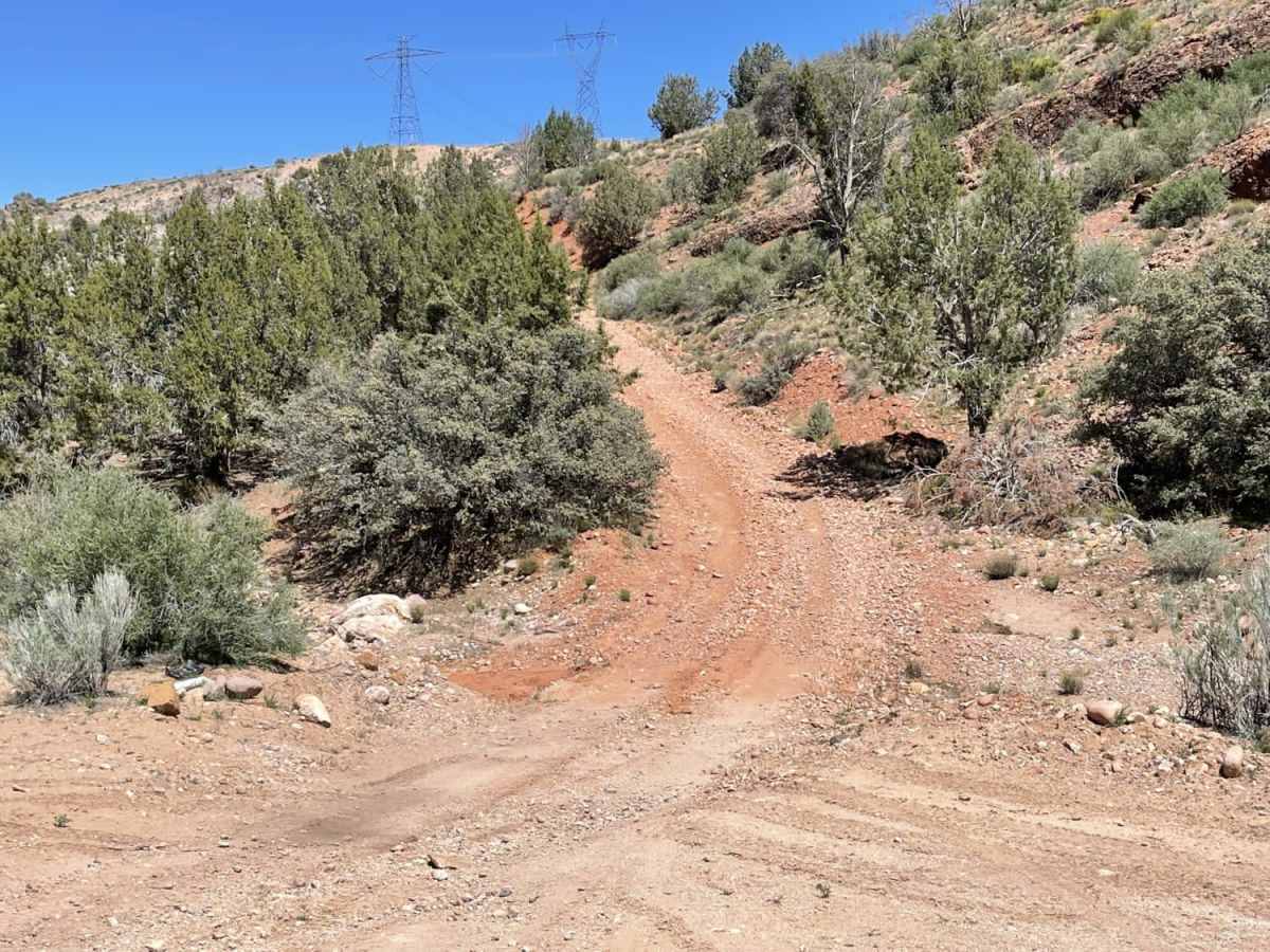 Gas & Power Line Traverse photo 3