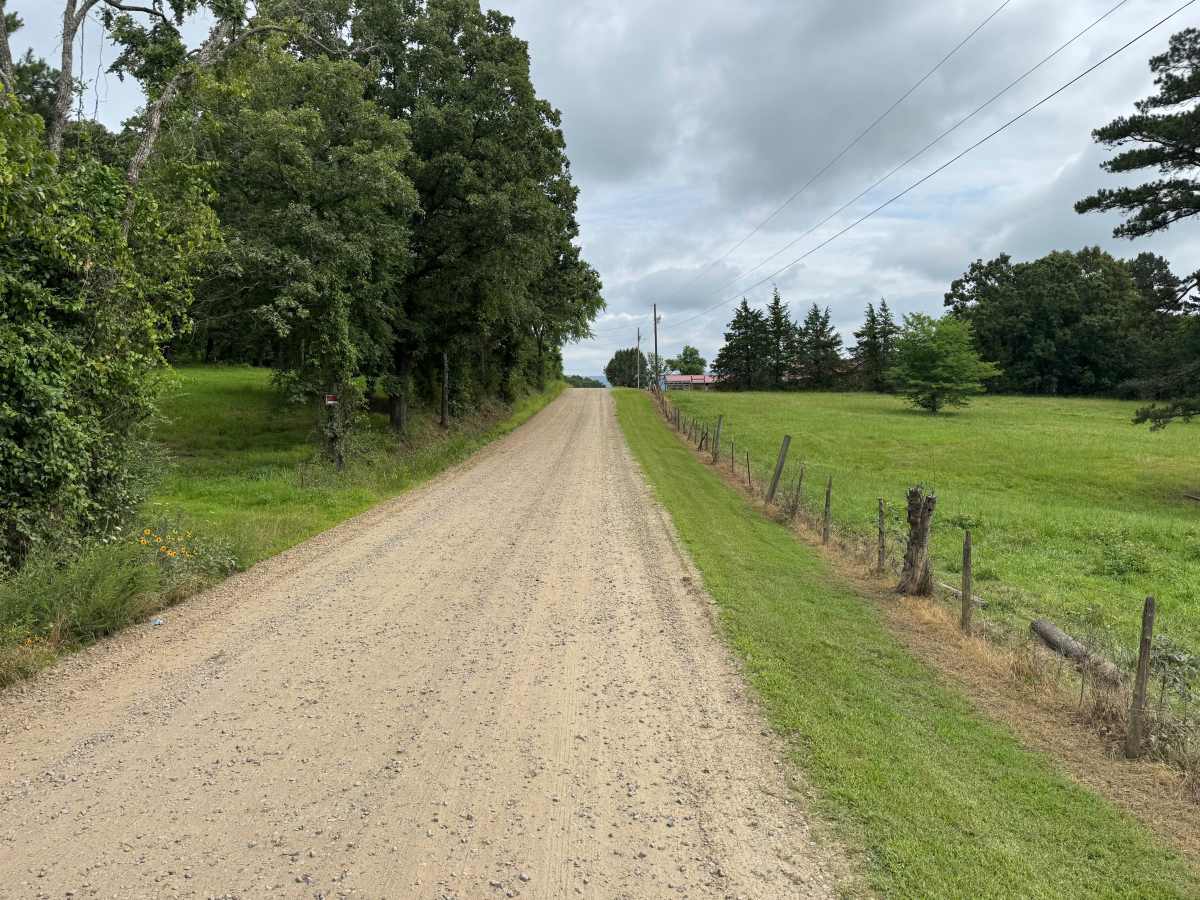 Minnow Creek Road trail photo