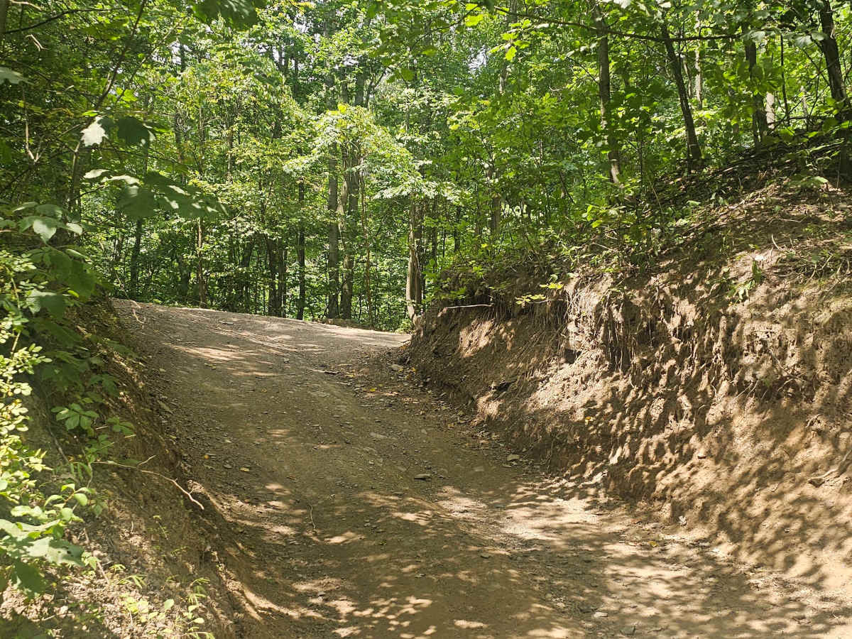 Trail 13 photo 3