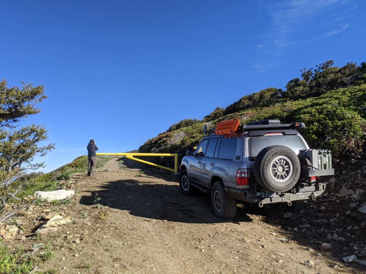 Siskiyou Pass trail photo