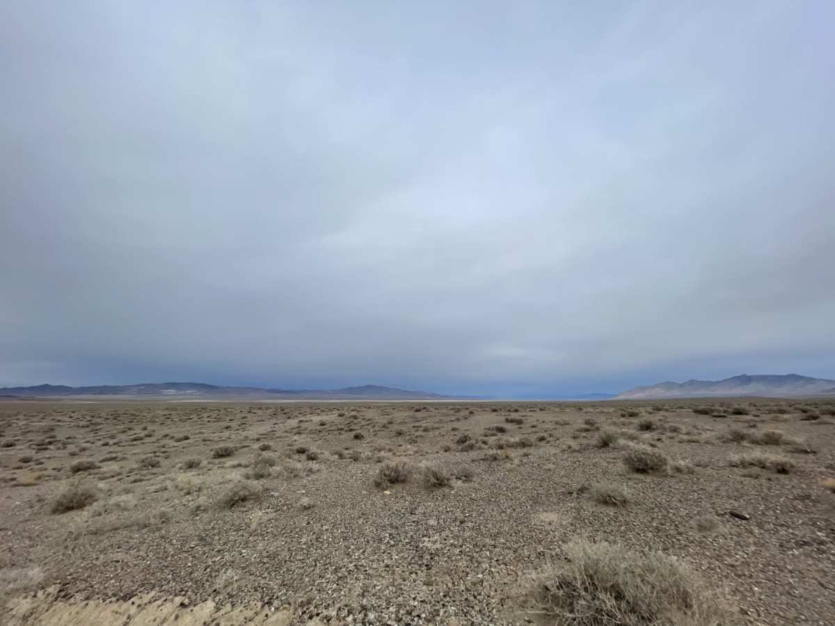 Cutting Through the Jawa Canyon photo 4