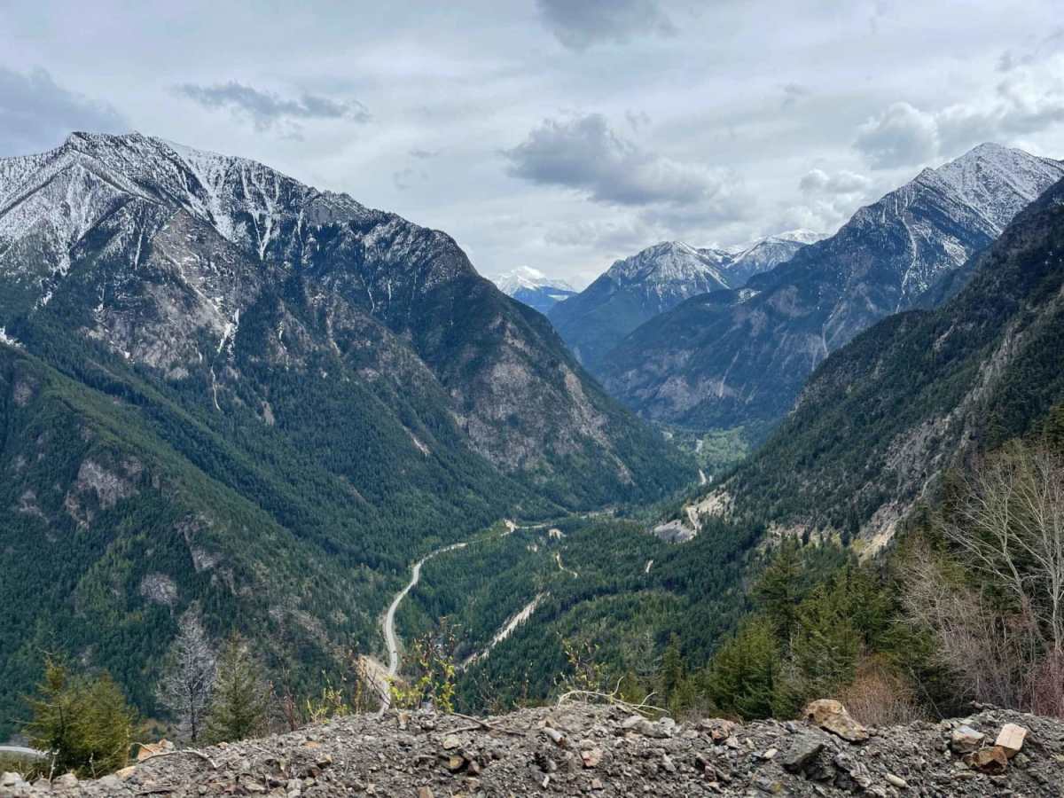 Seton Ridge Road trail photo