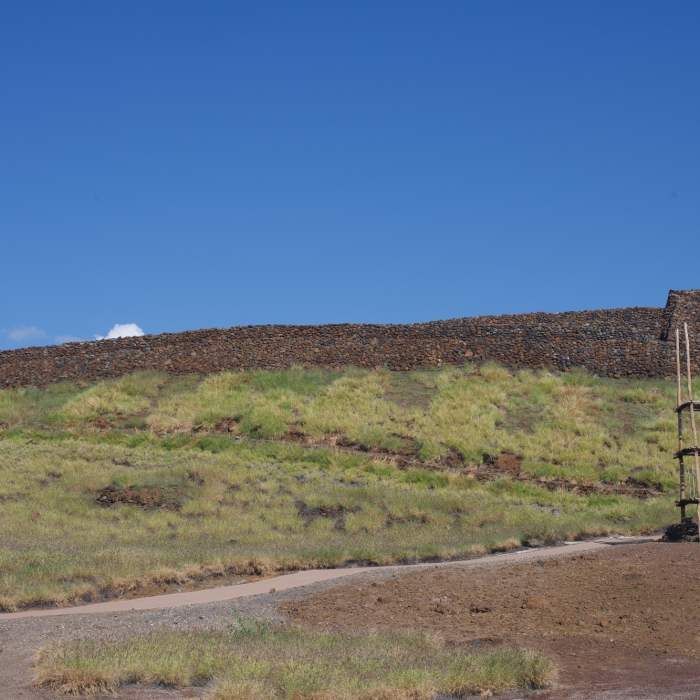 The Pu'ukohola Heiau and leke along the trail. Near Pu'ukohola Heiau Walking Tour