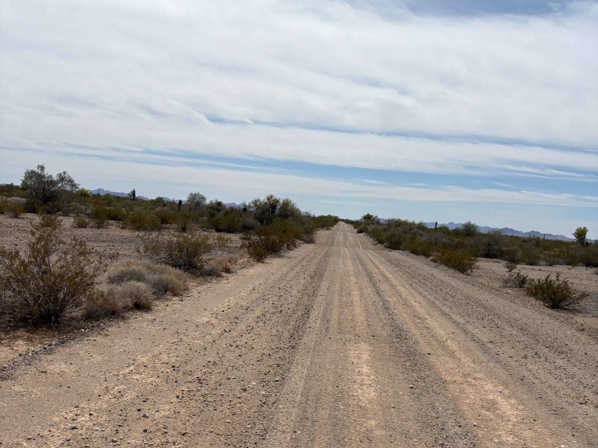 Old Yuma Road South photo 3