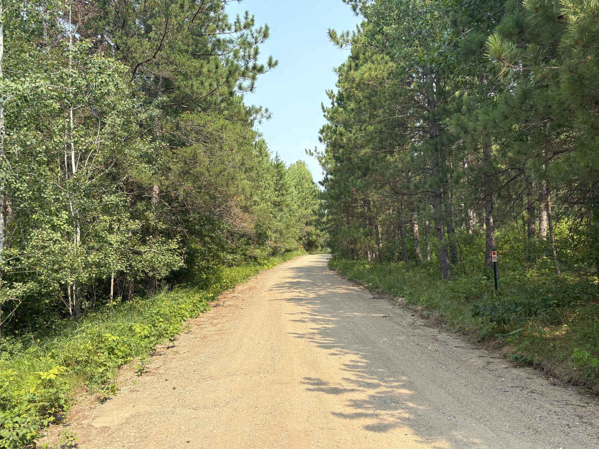Small Lake Road trail photo