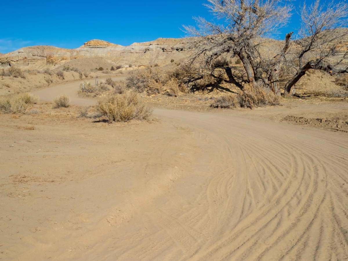 Henry Mountain Road photo 6