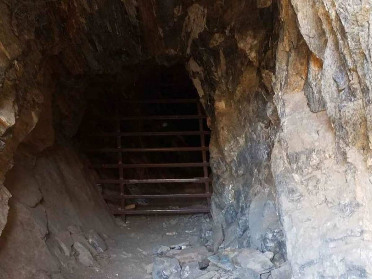 Silver Leaf Mine Road trail photo