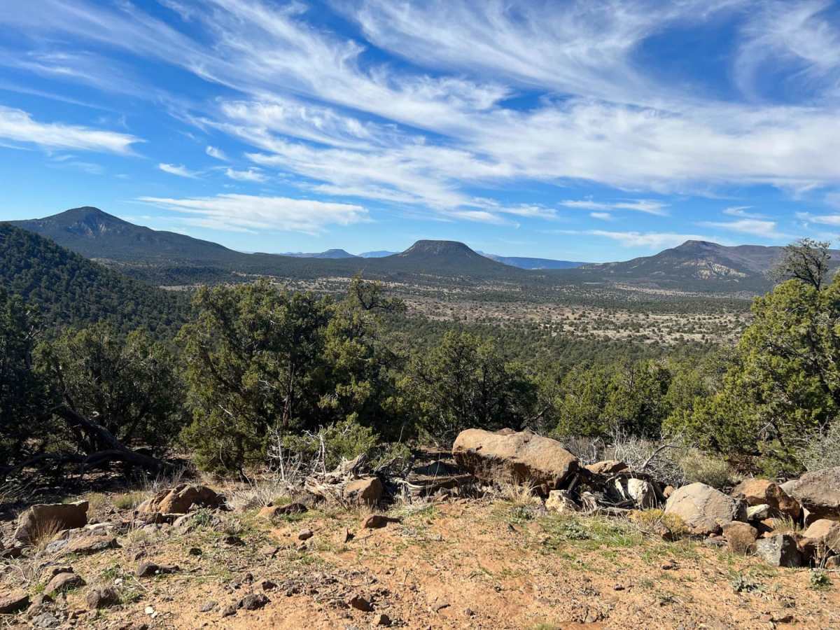 Wolf Hole trail photo